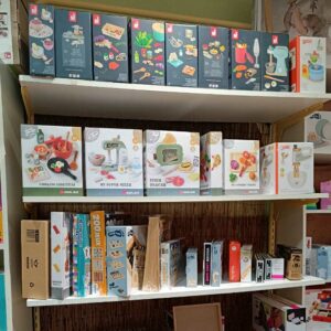 Rayon de jouets d’imitation pour enfants — boutique Pile et Face à Mirepoix en Ariège